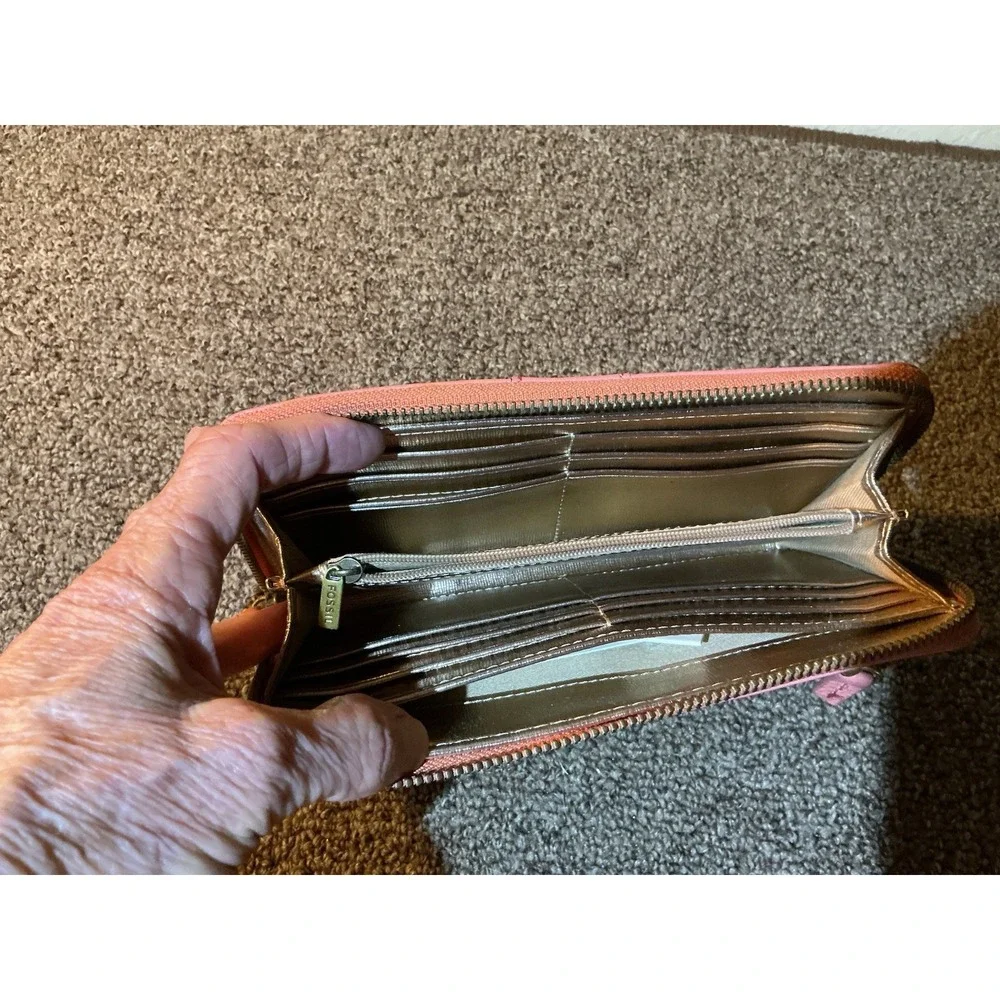 Fossil Pebbled Leather Wallet Coral NEW WITH TAHS Full Brass Zip Closure
